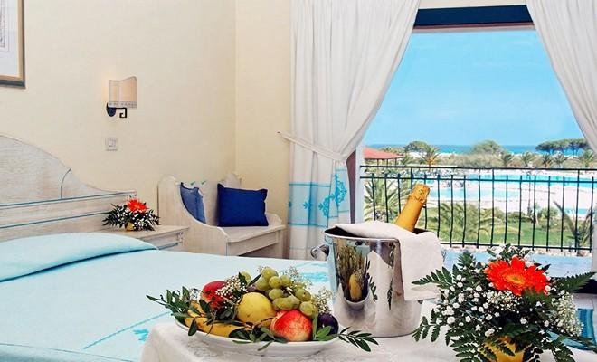 Отель Club Hotel Marina Beach гордится удобным расположением, современными удобствами